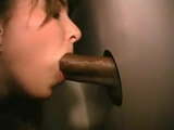 La esposa se divierte en el glory hole